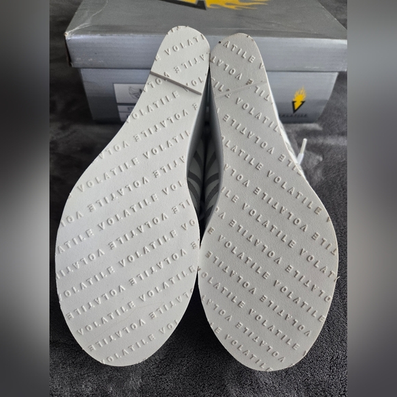 Volatile Women's Excitation Lace-Up Fashion Sneaker, White - Size 8 - Picture 4 of 6